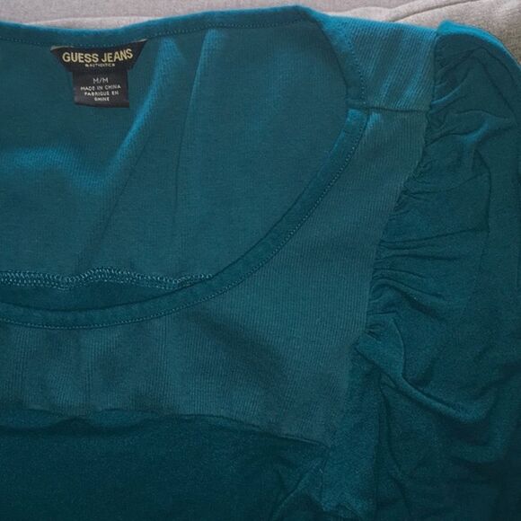 Guess top women’s size medium turquoise aqua long shirt good coverage modest - Picture 6 of 10